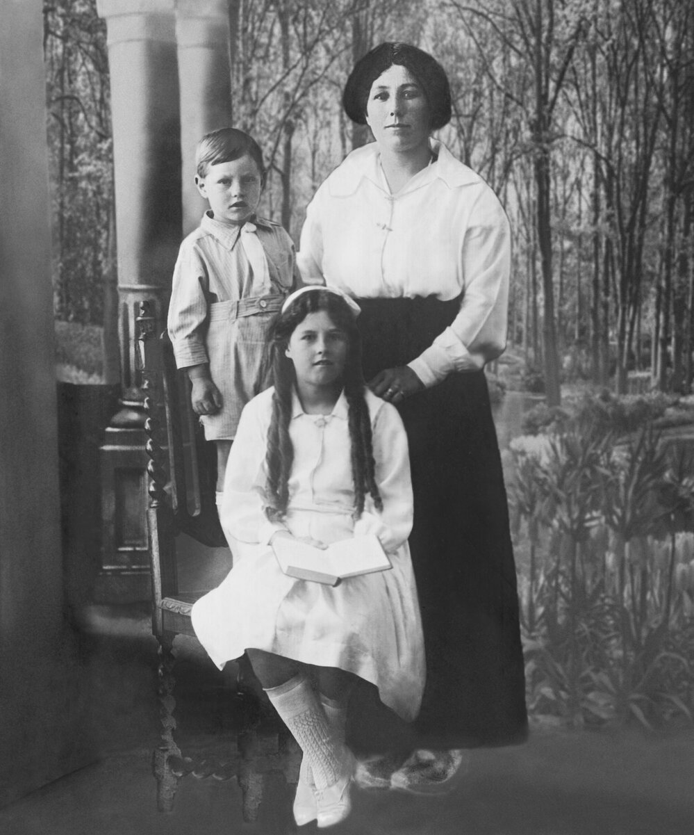 Ray, Edna and Florence Hockey