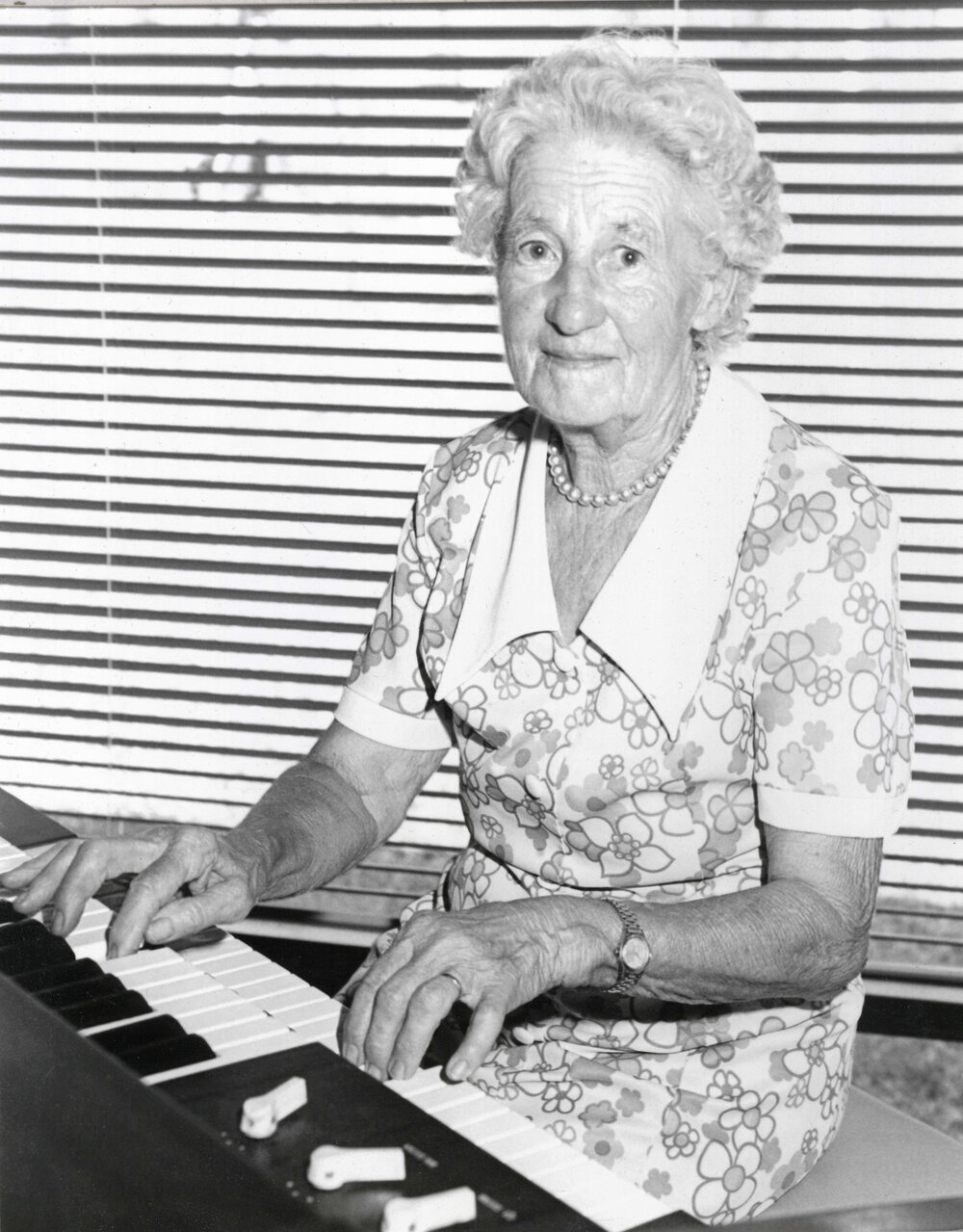 Elizabeth May Harris 1902-1986