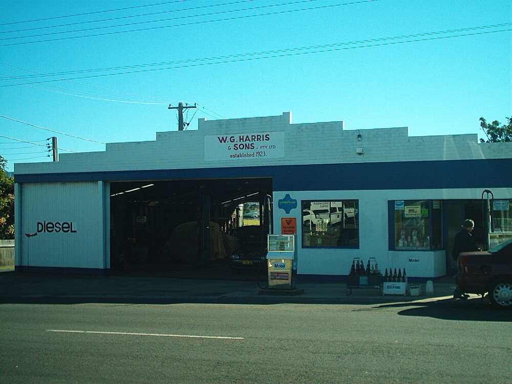 WG Harris &amp; Sons Garage
