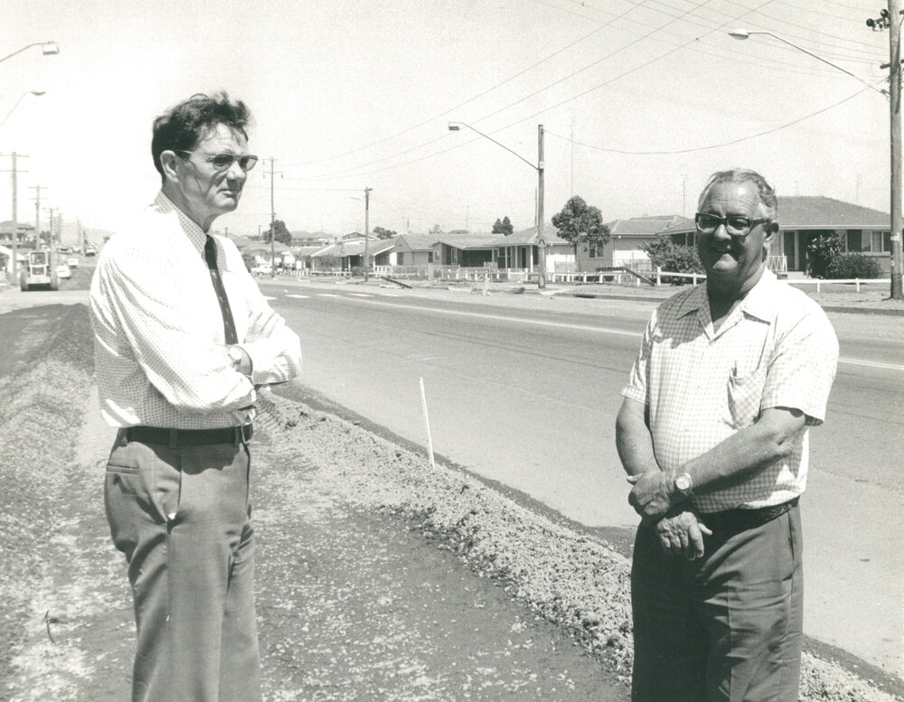 Engineer Hugh Newman &amp; Ganger Dick Williams at the Lake Entrance Rd reconstruction