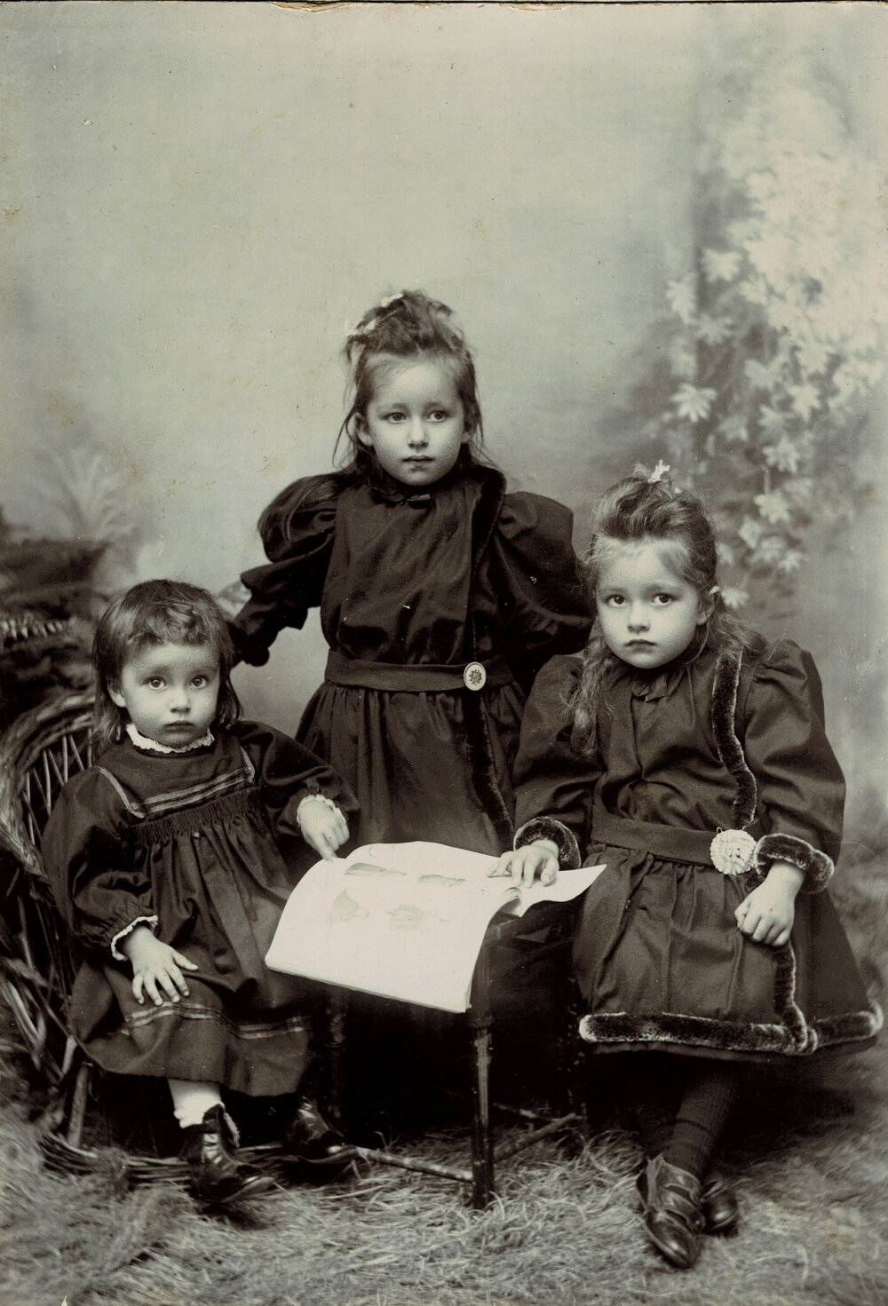 Eva, Jenefer and Miriam James