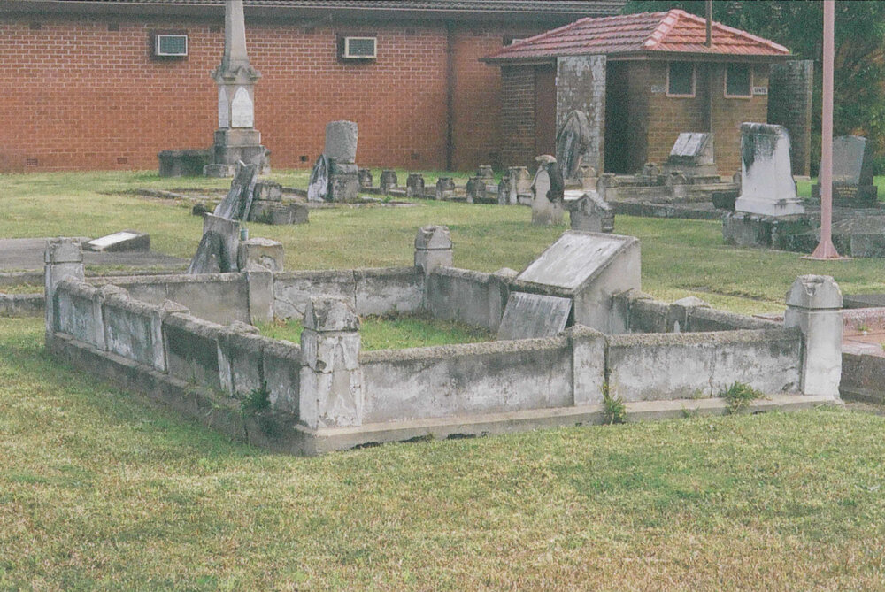 Thomas Family Grave