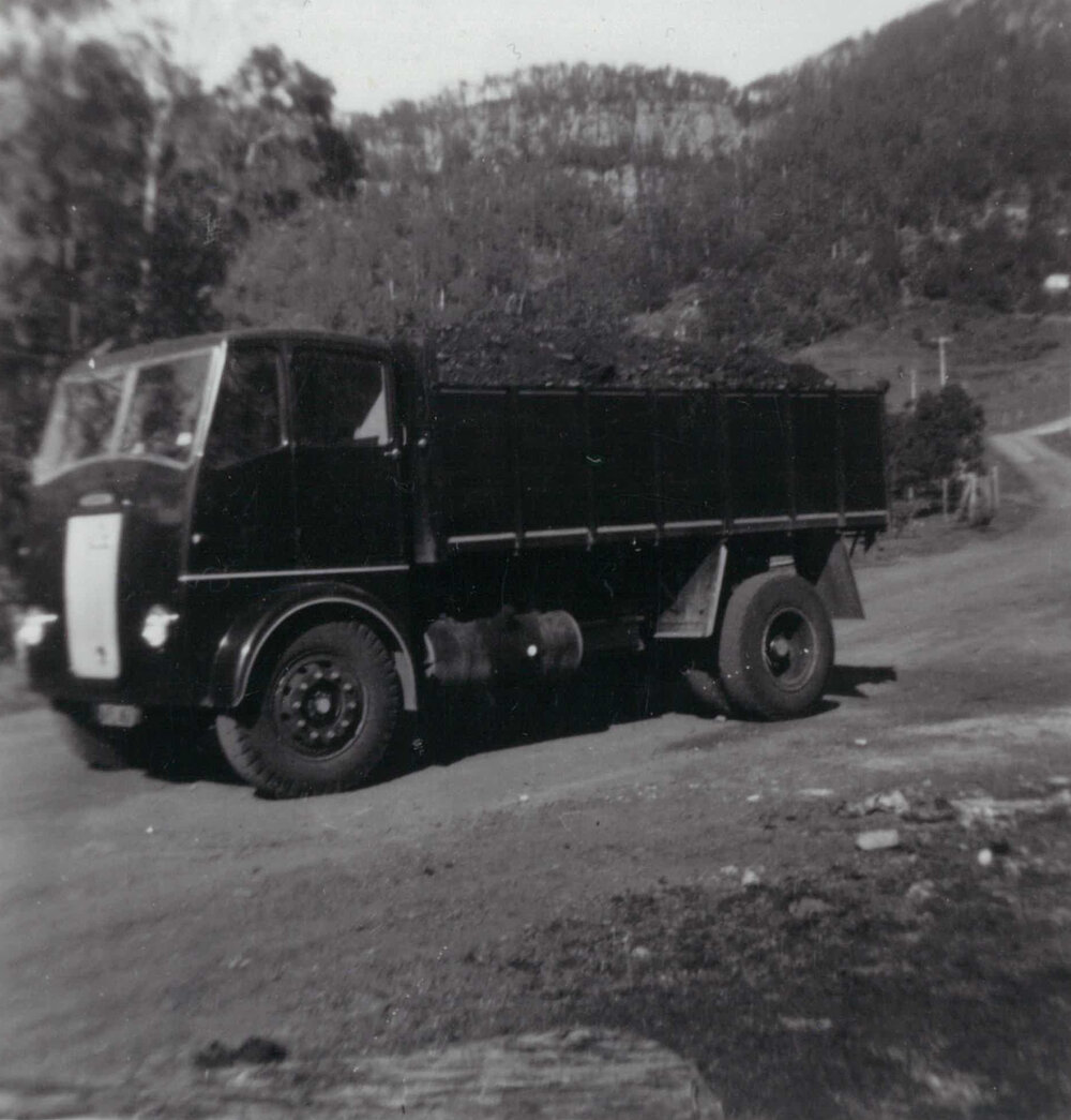 Jim Pearson Hauling Coal from Tongarra Mine