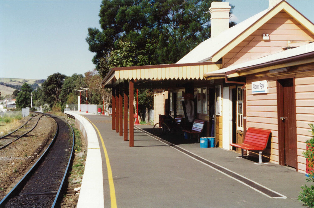 Albion Park Railway Station