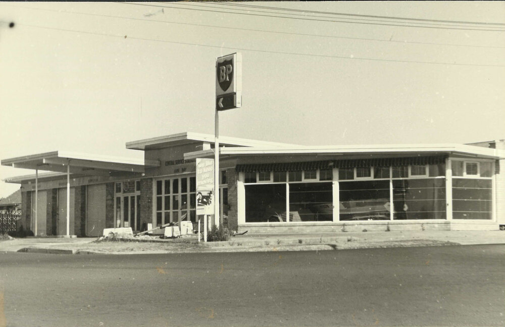 BP Central Service Station, Oak Flats