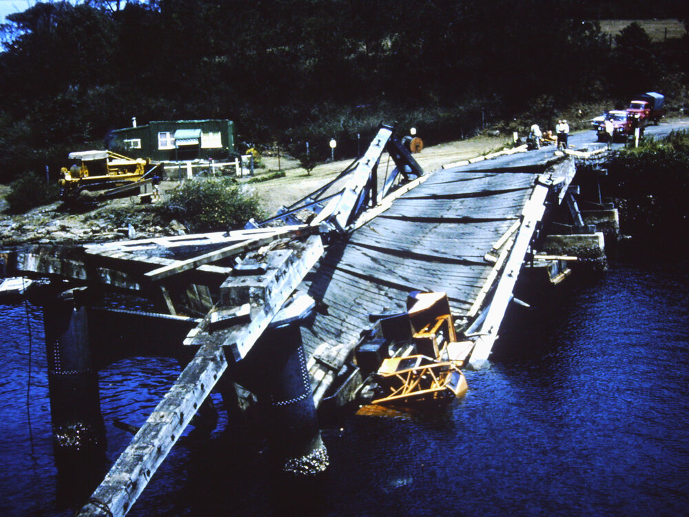 Demolition of Minnamurra Bridge