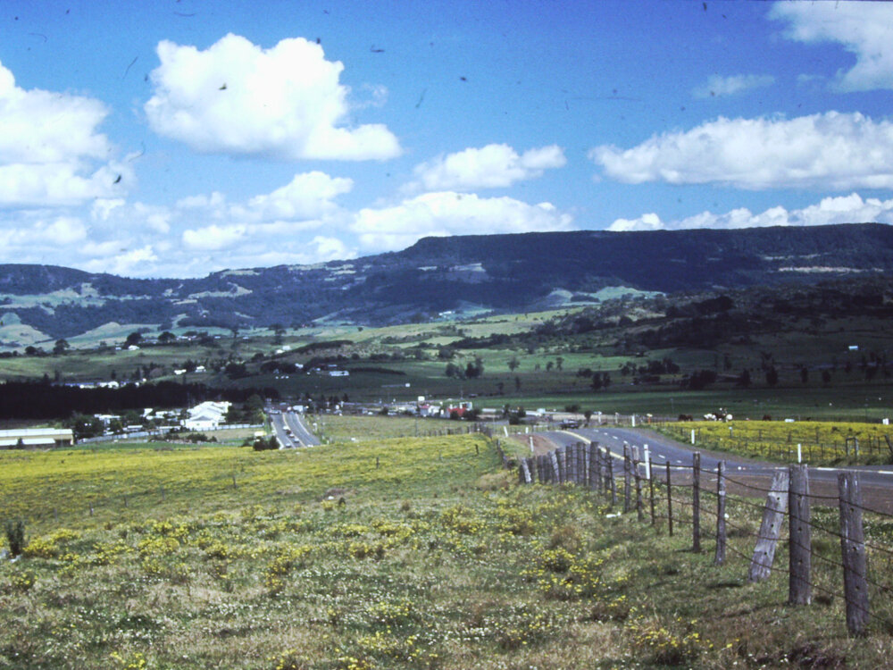 View South from Dunmore Road (Shellharbour Road)