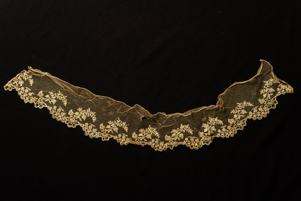 Cream Lace Collar