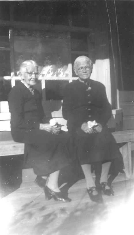 Euphemia Couch and Nellie Ulrick