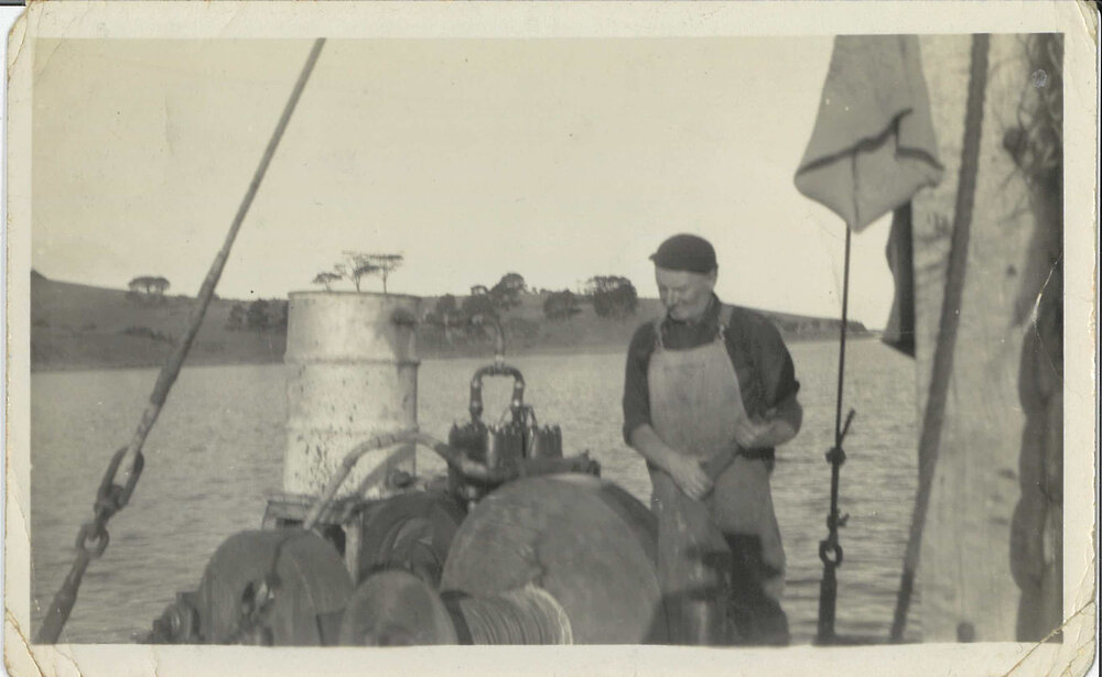 Transporting Tetrahedron on Lake Illawarra