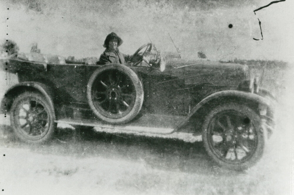 Lady driver at 'St Ives', Dunmore