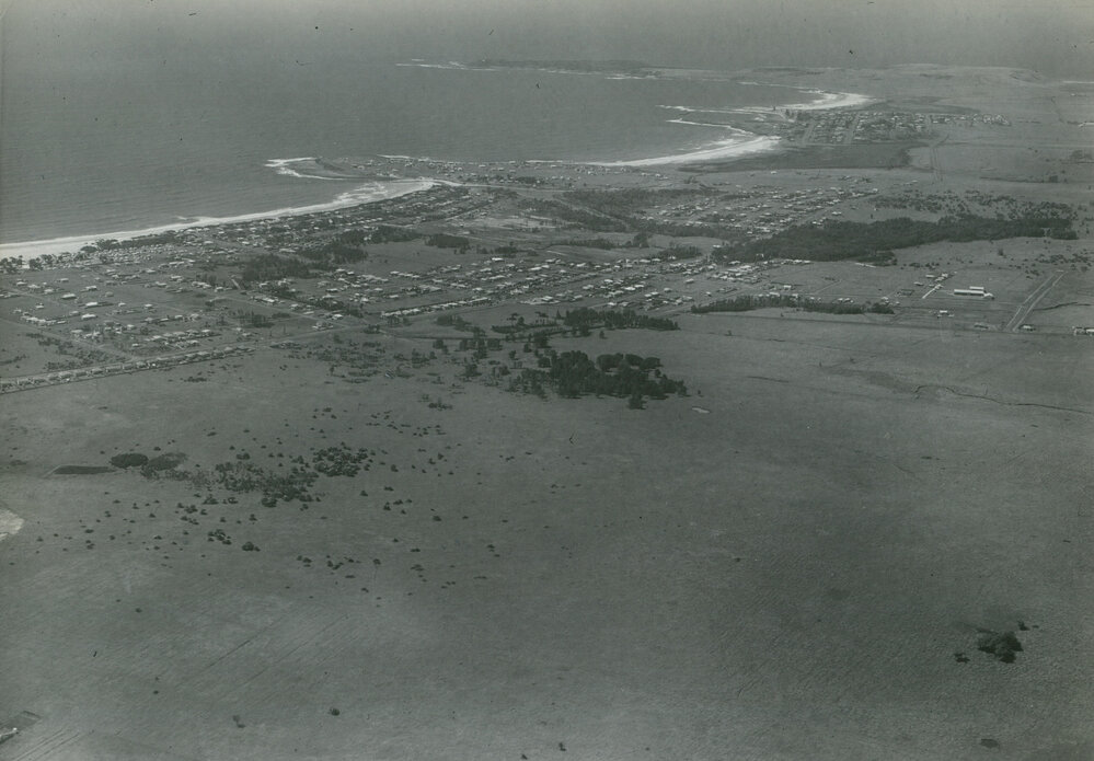 Aerial view of Barrack Heights to Bass Point 1958