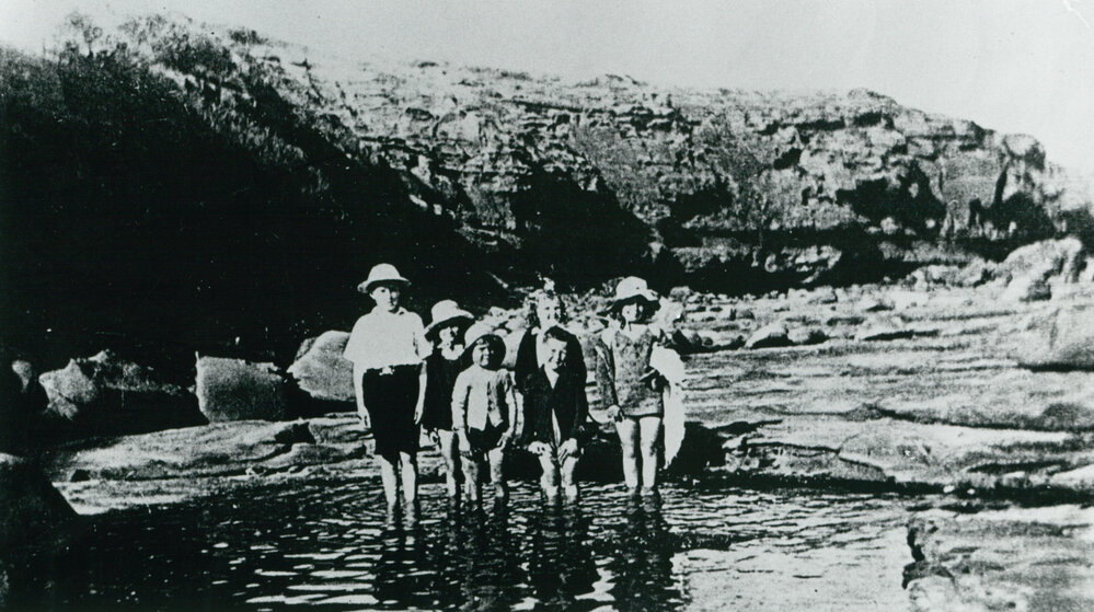 Pullen and Mearns children at the rock pool, Bass Point