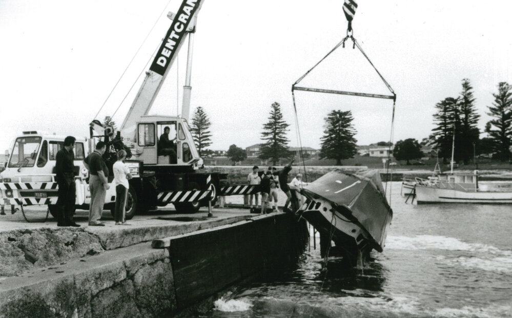 Retrieving sunken boat at Shellharbour 1988