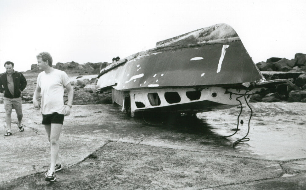 Retrieving sunken boat at Shellharbour 1988