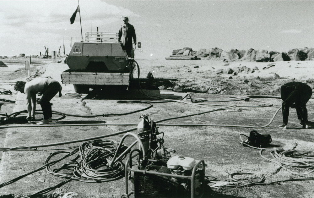 Repairing Shellharbour jetty 1989
