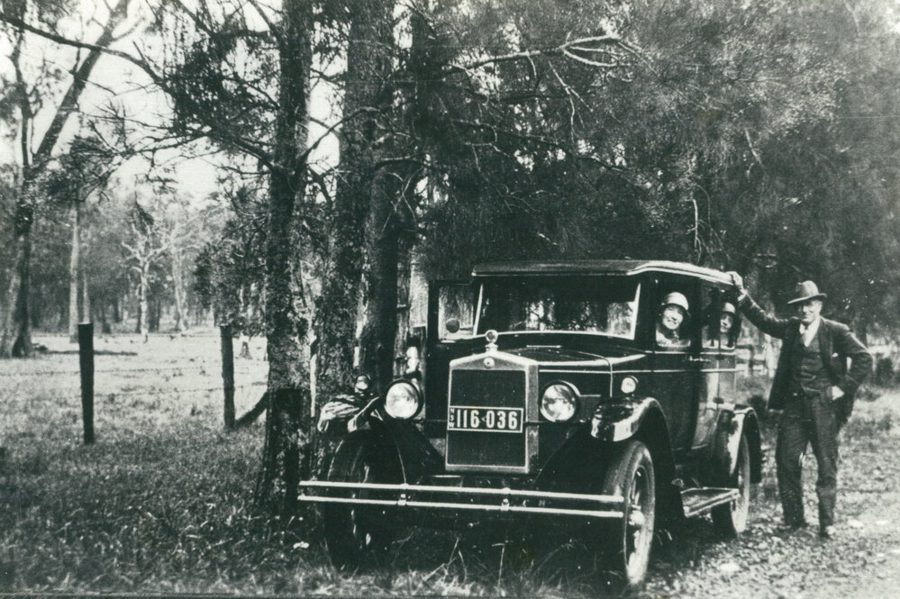 Holidaymakers at Lake Illawarra South in the 1920s