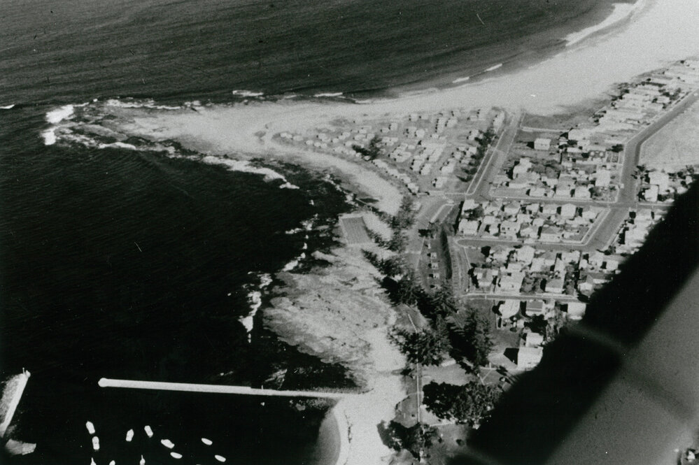 Aerial view Shellharbour Pool and campground 1983