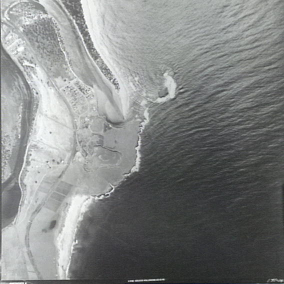 Minnamurra River entrance and Stack (Rangoon) Island