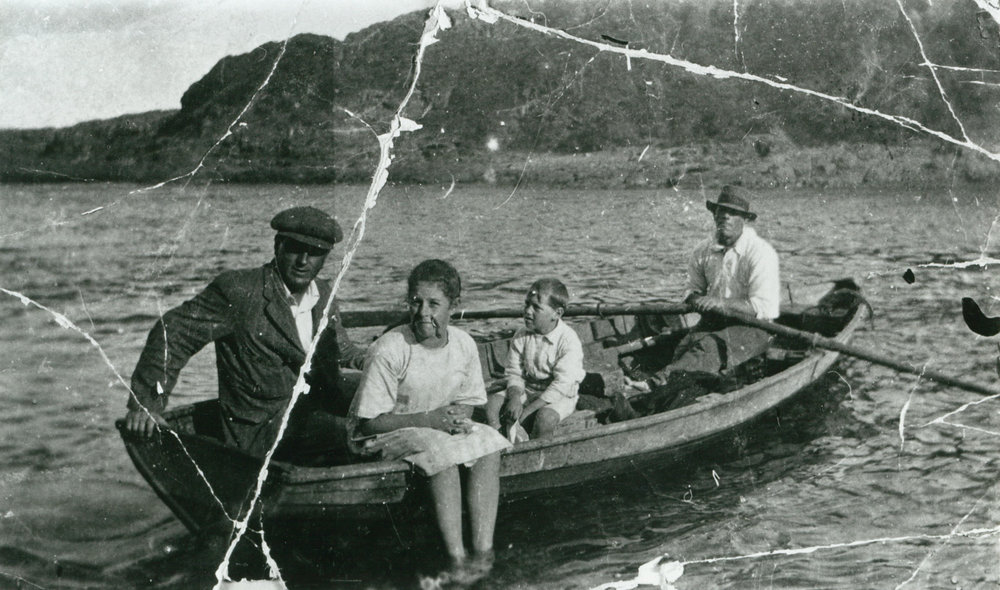 Mr Binns, Edna Hockey (Edna Jordan), Ray Hockey and Herb Hockey at Bushranger's Bay