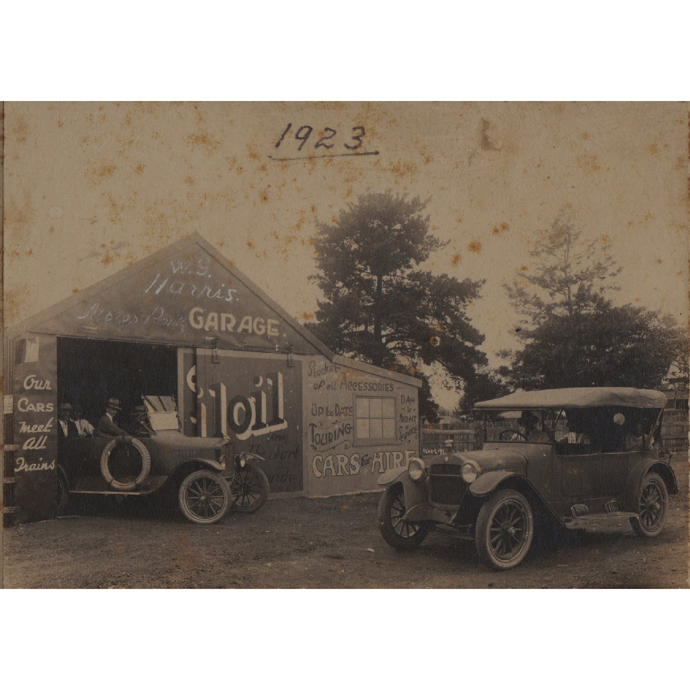 WG Harris and Sons Garage