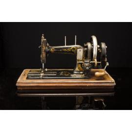 Hand Sewing Machine - Cooby Farm