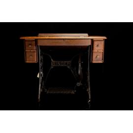 Singer Sewing Machine - Thomas