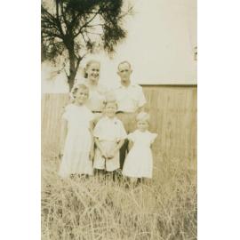 Rakowski Family at Warilla