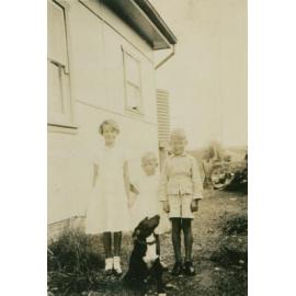 Rakowski Family with Pet Dog