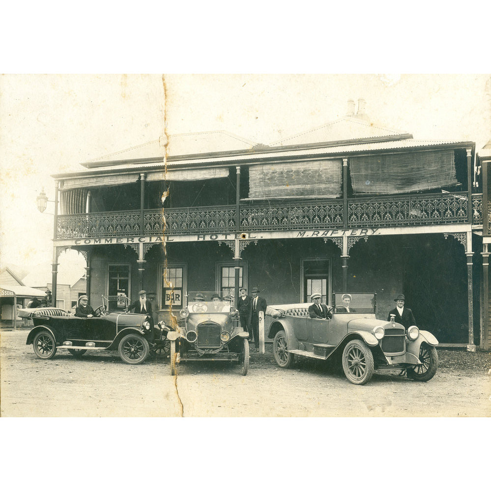 The Commercial Hotel, Albion Park c.1920s