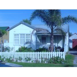 Cottage, Shellharbour