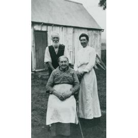 Lionel, Sarah and Albertina Hurry