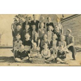 Tullimbar Public School pupils 1947