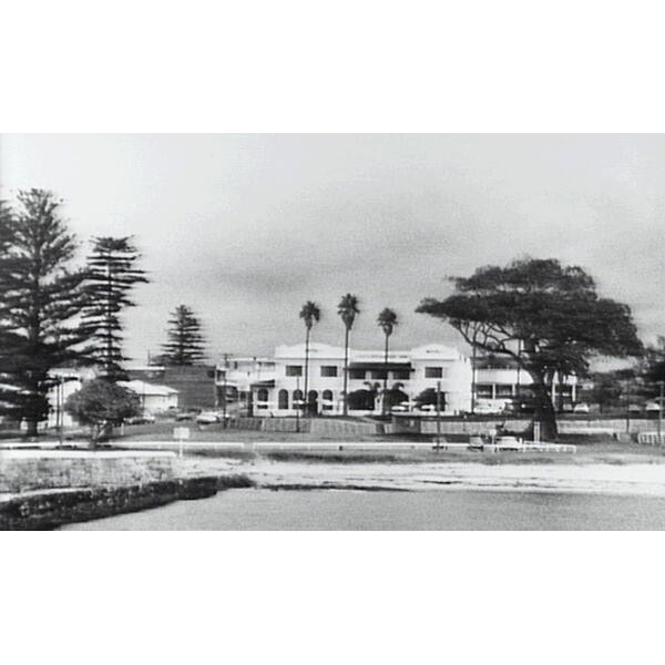 Shellharbour Village