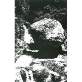 Hanging Rock at Clover Hill Falls, Macquarie Pass National Park