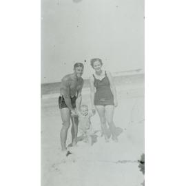 Ray, Rose and Paul Hockey at Shellharbour Beach