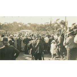 Crowd at the opening of Windang Bridge 1938