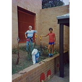 Barrack Heights Public School 1st grade wall garden