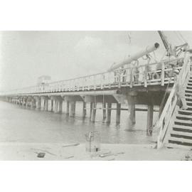 Installing the water main across Windang Bridge