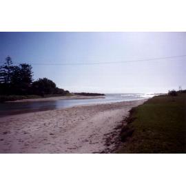 The entrance to Little Lake