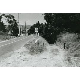 Old stock crossing, Calderwood Rd, Albion Park