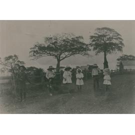 The Ball Tree and children at Dunsters Hill 