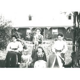 The Dunster family at 'The Hill', Shellharbour