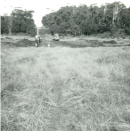 Construction of Captain Cook Drive.