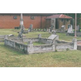 Thomas Family Grave