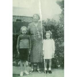 Agnes O'Gorman with Marjorie Murray and Colleen O'Gorman