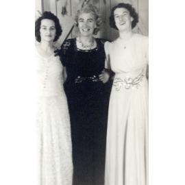 Edith Grey, Essie Stubbs and E. Bailey