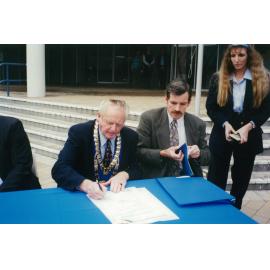Signing of the Aboriginal Statement of Commitment