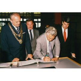 Prime Minister Bob Hawke's Visit to Shellharbour