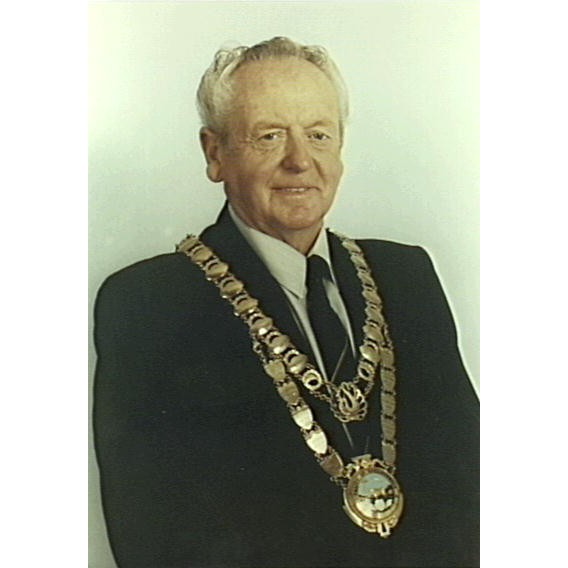Glenholmes, Cecil